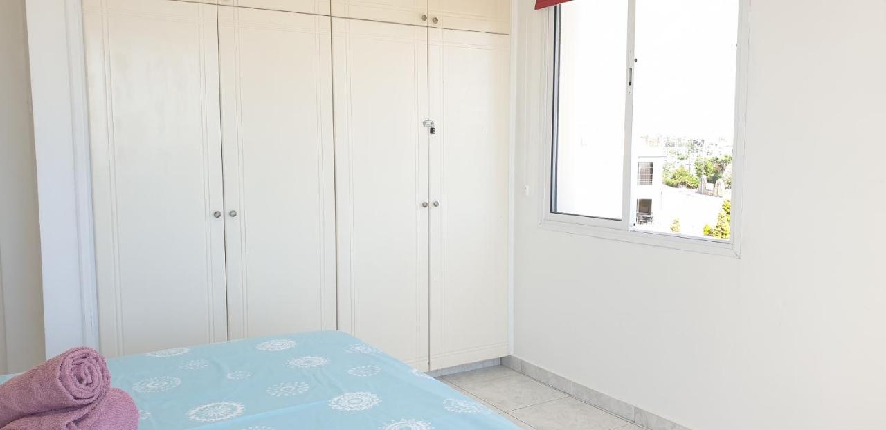 Athena And The Owl Beachside Apt Paphos Bagian luar foto